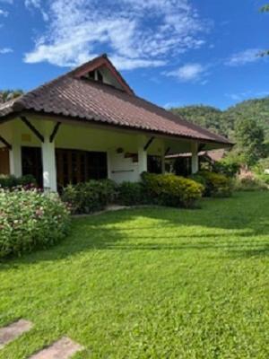 Maekok River Village Resort Mae Ai Exterior foto
