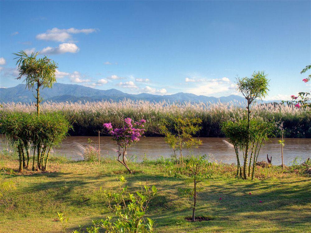 Maekok River Village Resort Mae Ai Exterior foto