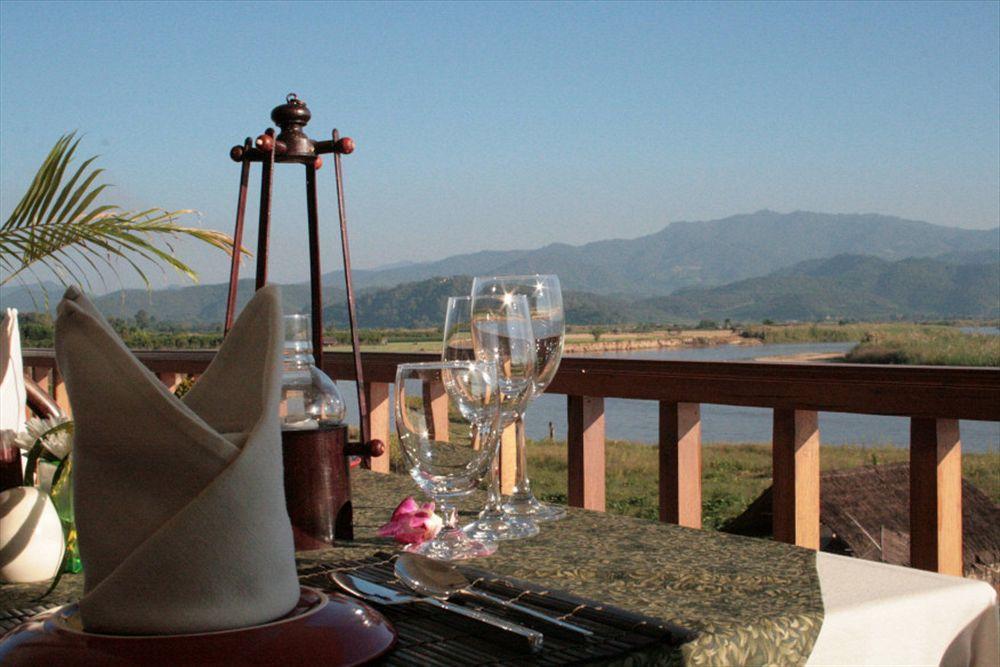 Maekok River Village Resort Mae Ai Exterior foto