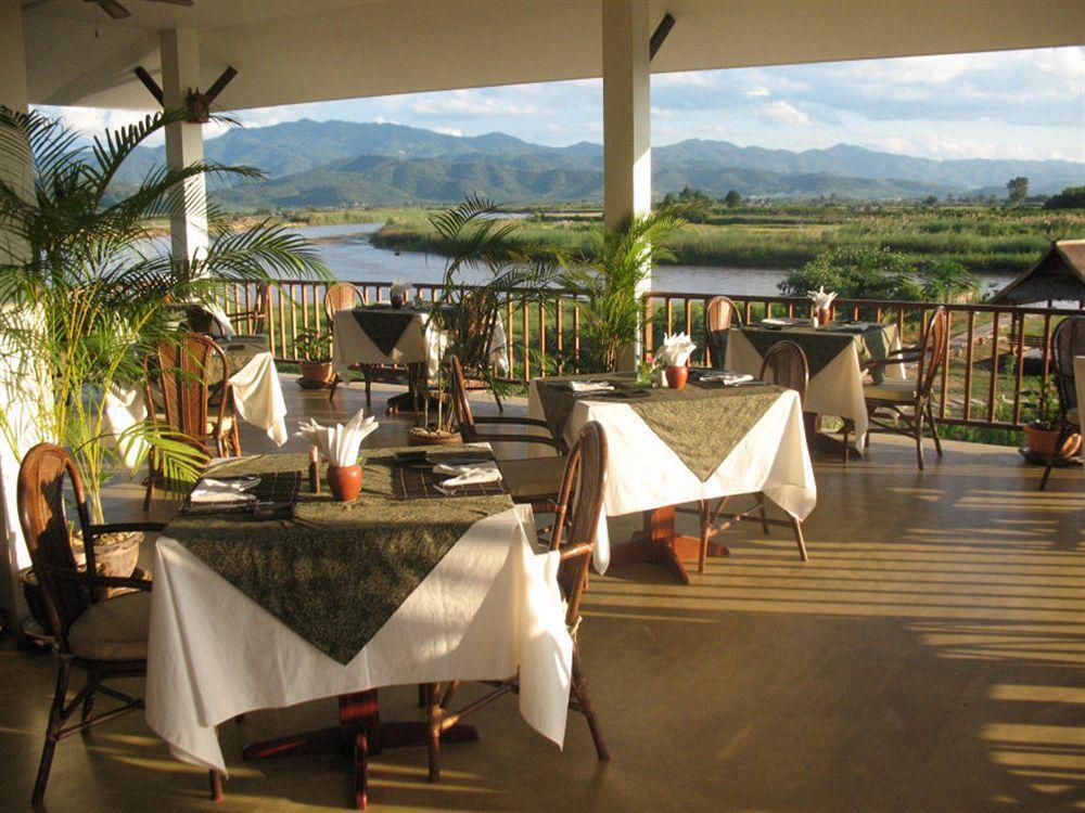 Maekok River Village Resort Mae Ai Exterior foto