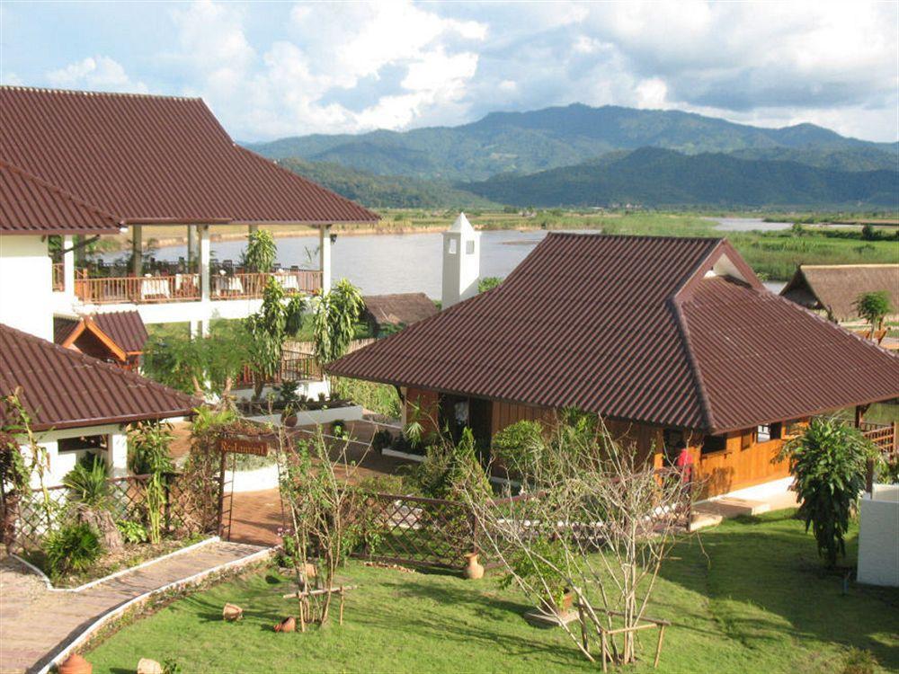 Maekok River Village Resort Mae Ai Exterior foto
