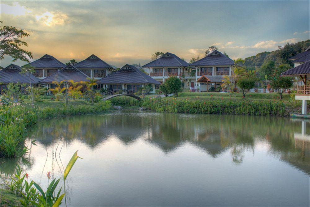 Maekok River Village Resort Mae Ai Exterior foto